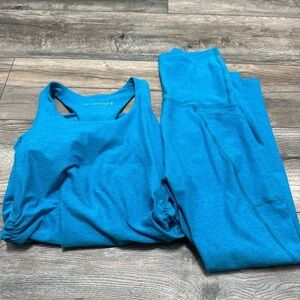 Beyond the bump yoga maternity set blue leggings & Bases Covered Tank size small